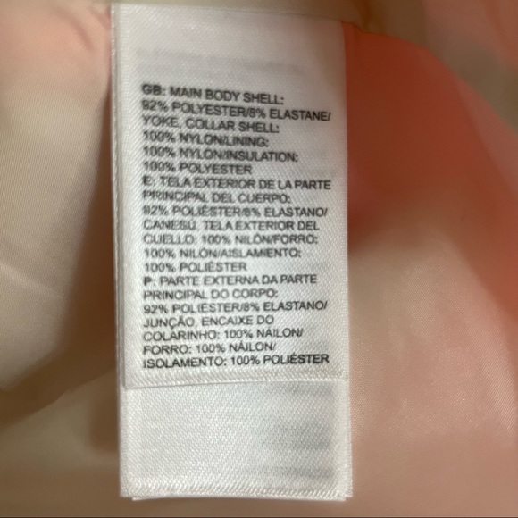 The North Face NWOT Peach Puffer Vest - Picture 8 of 10